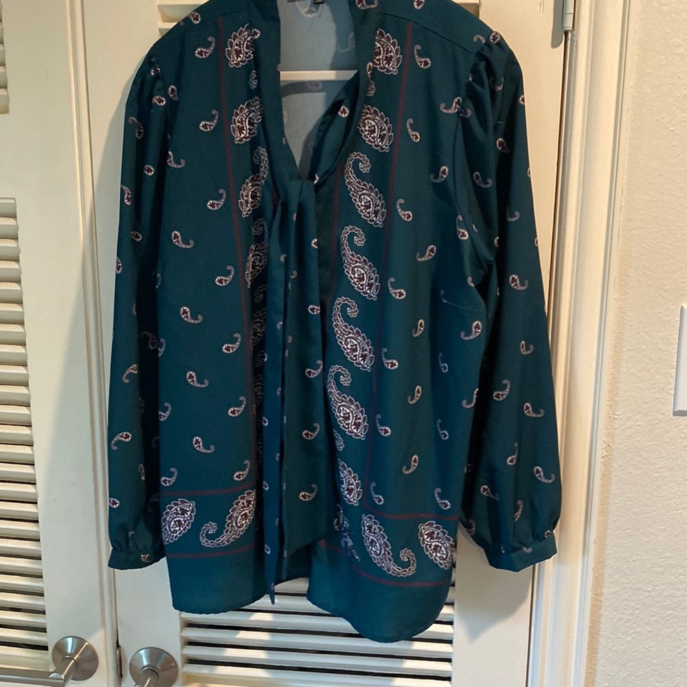 Eloquii paisley blouse. 18